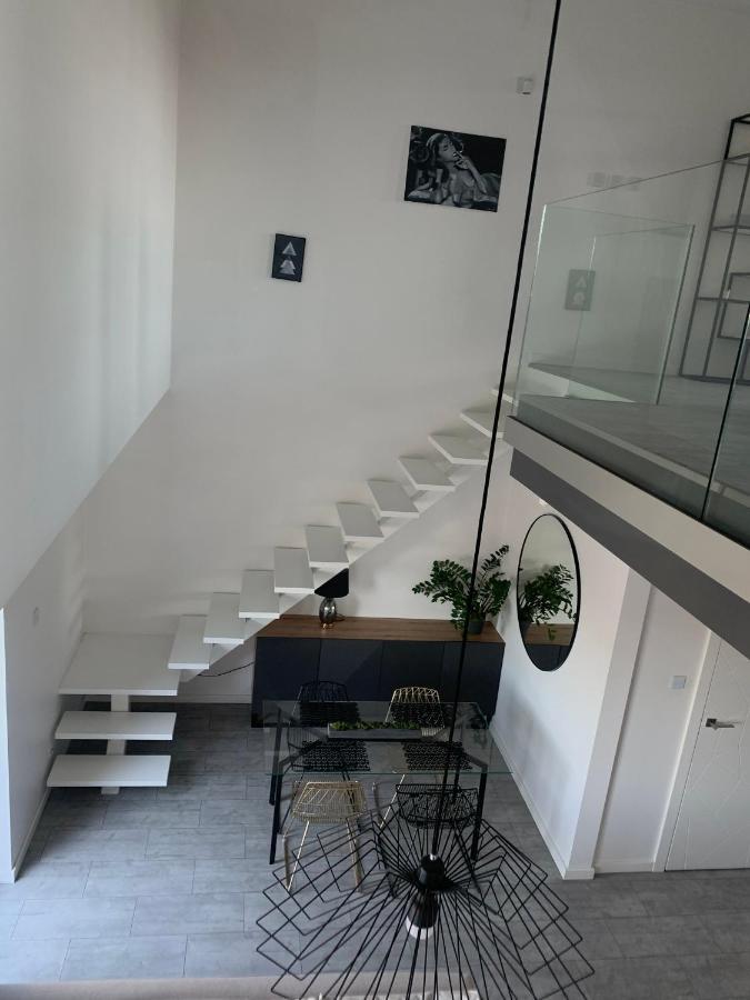 Ekskluzywny Penthouse Z Ogrodem W Centrum Lodzi Exterior photo