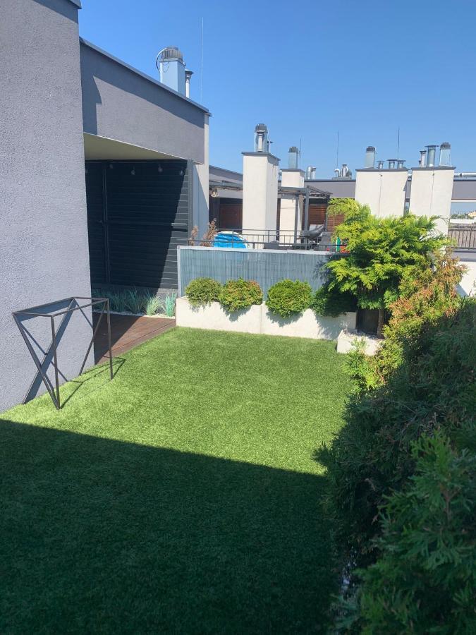 Ekskluzywny Penthouse Z Ogrodem W Centrum Lodzi Exterior photo