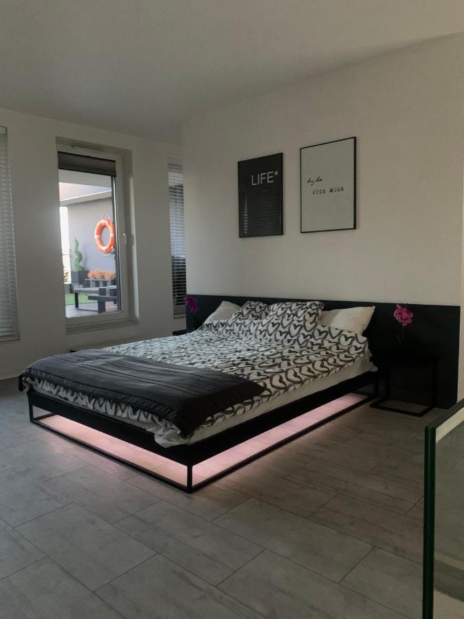 Ekskluzywny Penthouse Z Ogrodem W Centrum Lodzi Exterior photo