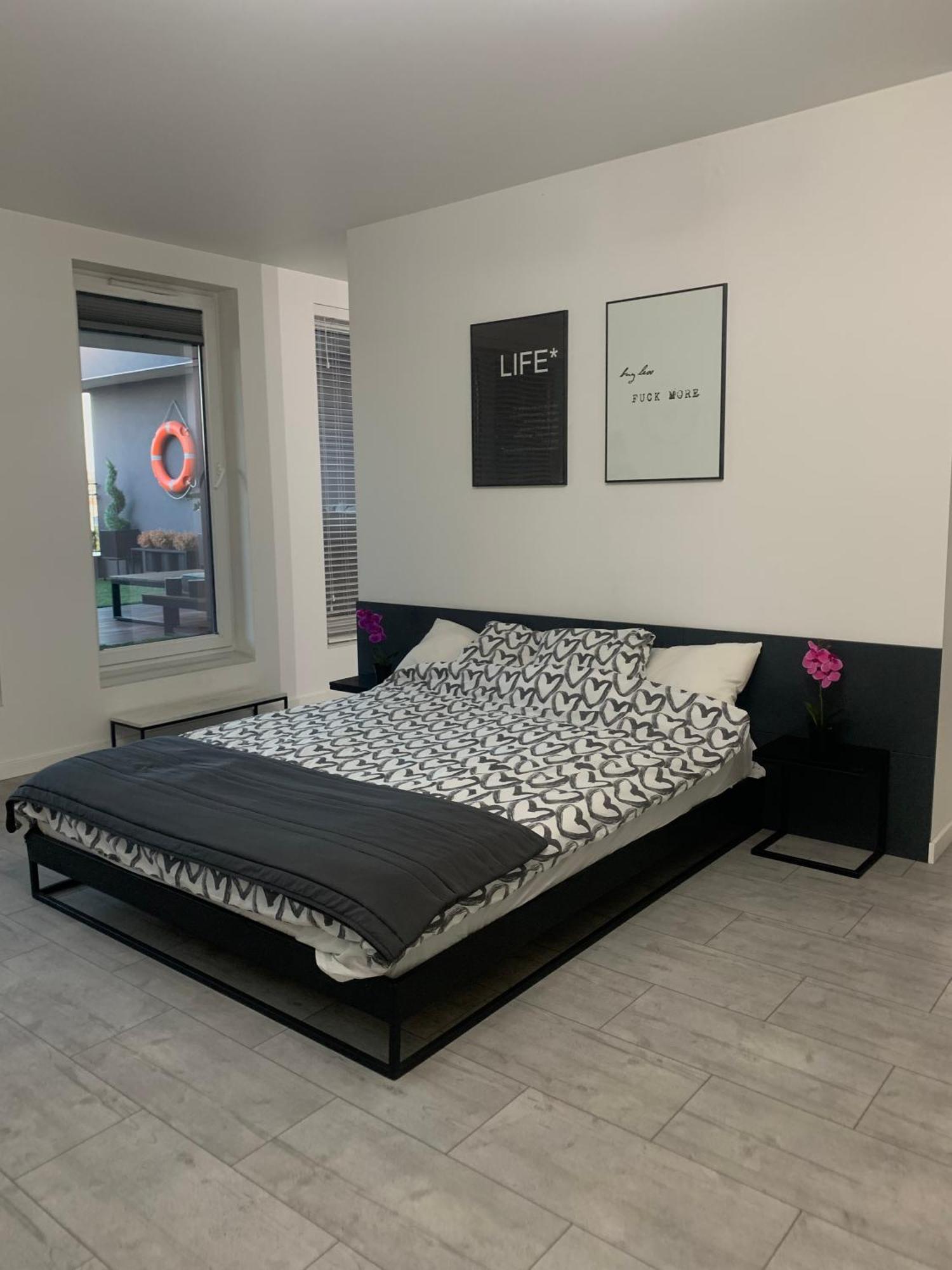 Ekskluzywny Penthouse Z Ogrodem W Centrum Lodzi Exterior photo